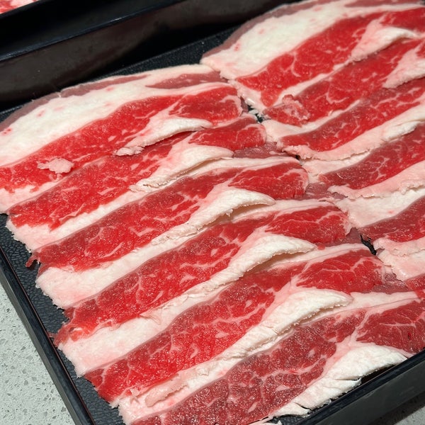 Haidilao Hot Pot 海底撈火鍋 Hotpot Restaurant in San Diego