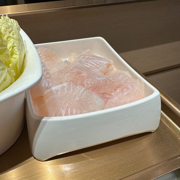 Haidilao Hot Pot 海底撈火鍋 Hotpot Restaurant in San Diego