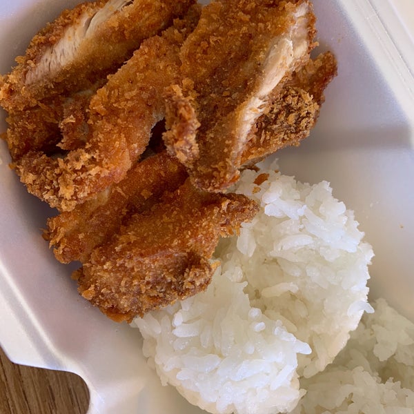 Photo taken at L&amp;L Hawaiian Barbecue by Wai on 10/21/2018