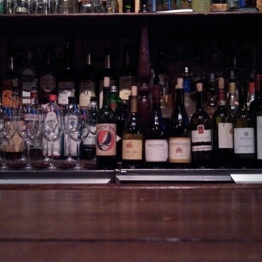 Photo prise au Joe&#39;s Beach Road Bar &amp; Grille at The Barley Neck Inn par Shawn M. le7/29/2013