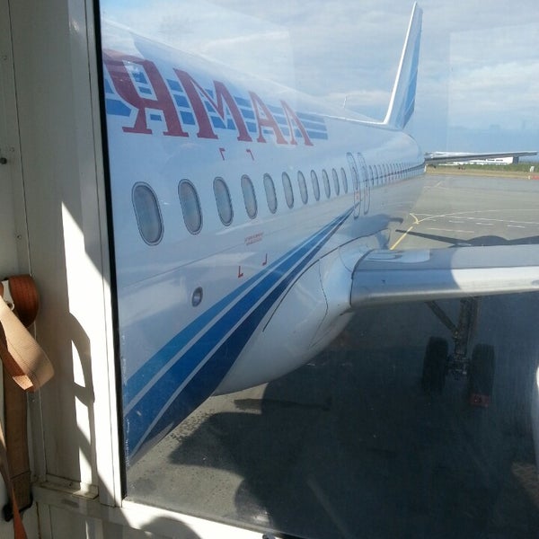 Москва салехард. Ямал аэропорт салехард. Авиабилеты москва ямало ненецкий. Вылет самолета. Рейс самолета салехард москва.