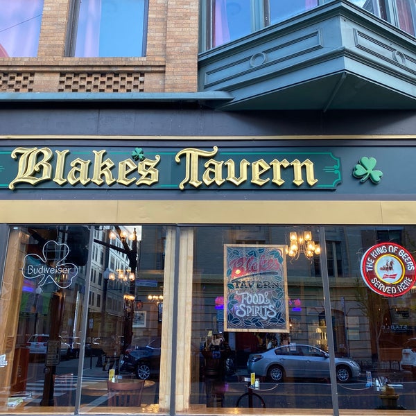 Foto tomada en Blake&#39;s Tavern  por Jason el 4/27/2022