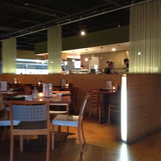 10/28/2012にJasonがNama Sushi Barで撮った写真