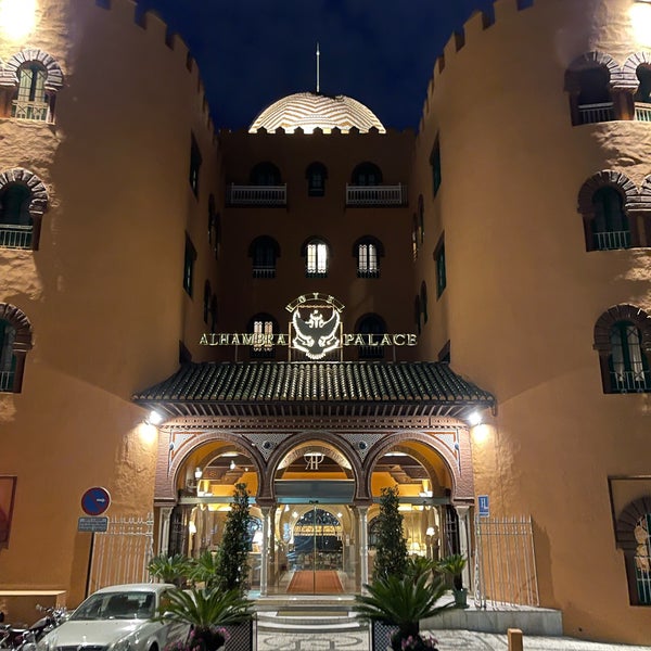Das Foto wurde bei Hotel Alhambra Palace von Ahmet M. am 4/21/2023 aufgenommen