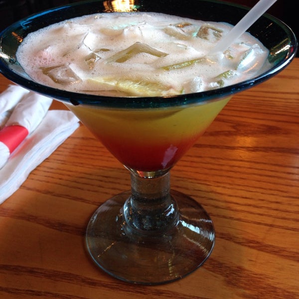 Photo taken at Chili&#39;s Grill &amp; Bar by Linda C. on 4/5/2014