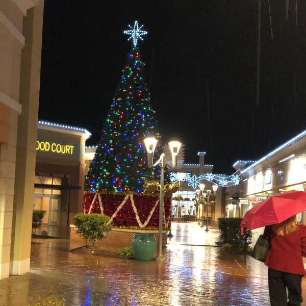 Photo taken at The Outlet Shoppes at Atlanta by TJ on 11/30/2018