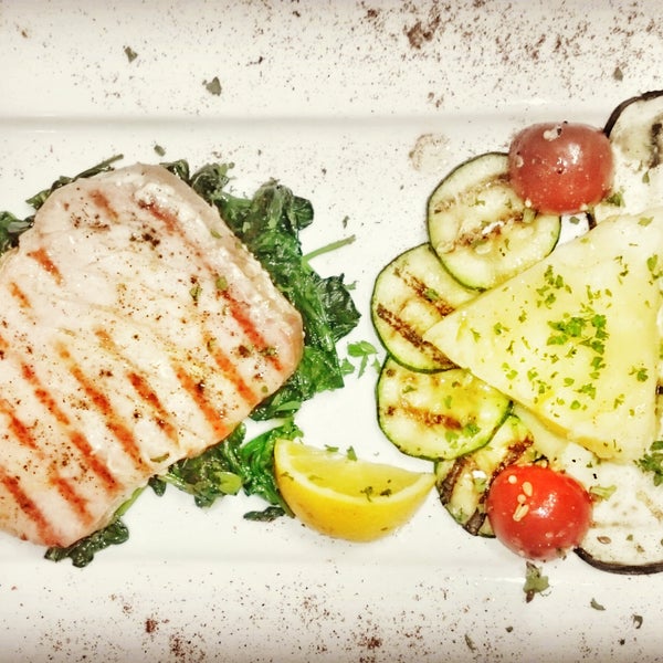 Great dinner, red tuna and grilled vegetables