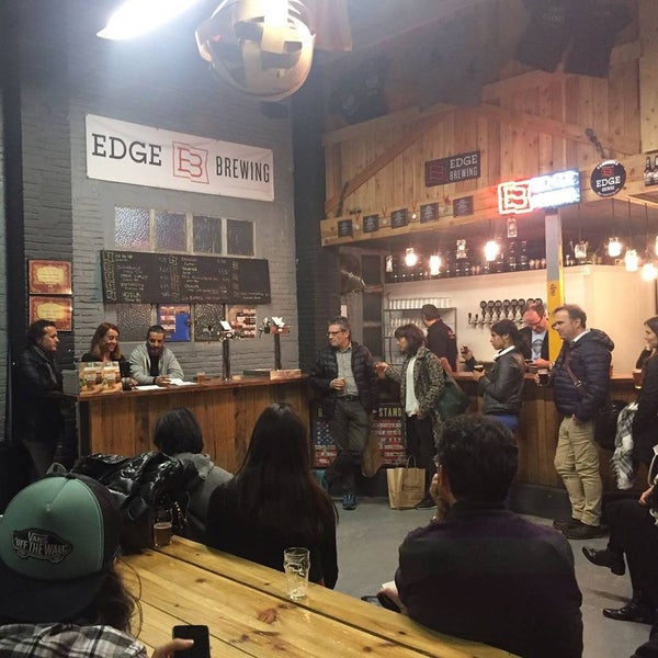 Photo taken at Edge Brewing by Roberto B. on 11/18/2017
