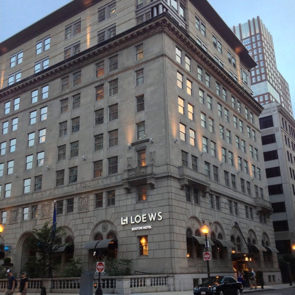 Foto tirada no(a) Loews Boston Hotel por Aaron B. em 9/2/2013