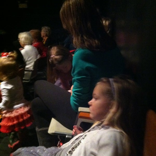 Foto scattata a Columbus Children&#39;s Theatre da Larry C. il 12/23/2012