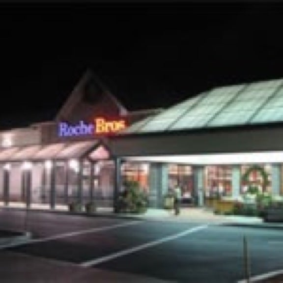 Roche Bros Grocery Store in Norton