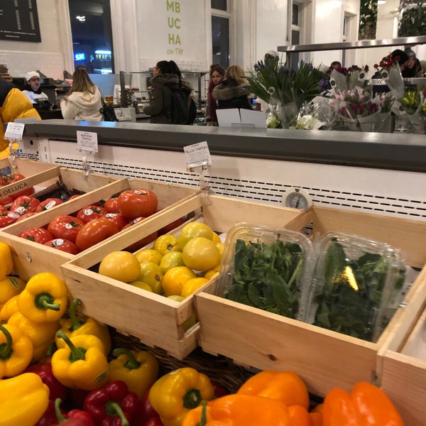Photo taken at Dean &amp; DeLuca by Greg A. on 1/13/2019