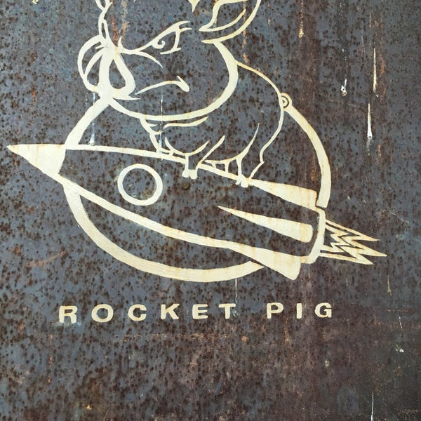 Foto scattata a Rocket Pig da Billy S. il 6/24/2016