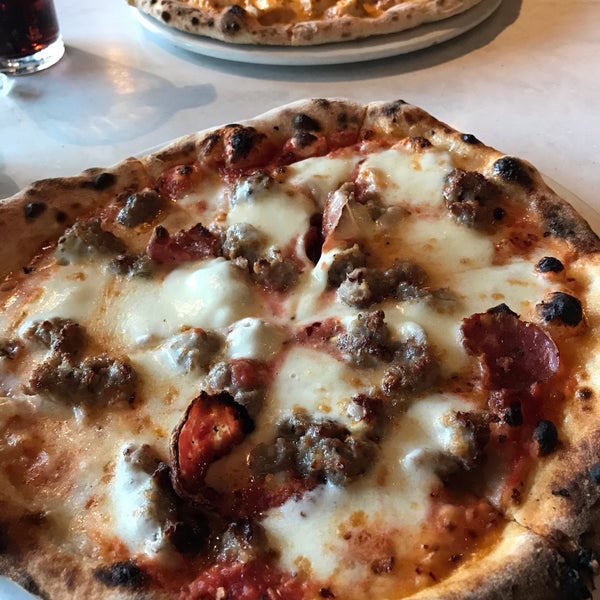 Red Tomato Pizzeria in East Norwich