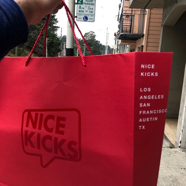 Photo prise au Nice Kicks par Adam S. le7/1/2019