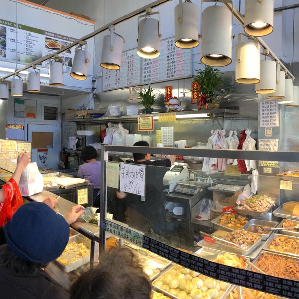 New Moon Chinese Restaurant in Chinatown