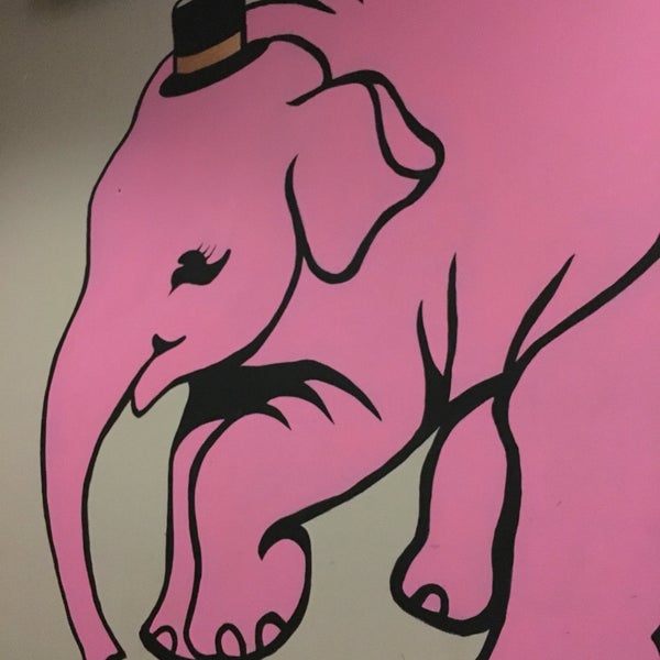 4/6/2016에 Adam S.님이 The Pink Elephant에서 찍은 사진