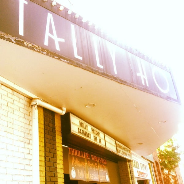 Das Foto wurde bei Tally Ho Theater von Stacey am 9/26/2013 aufgenommen