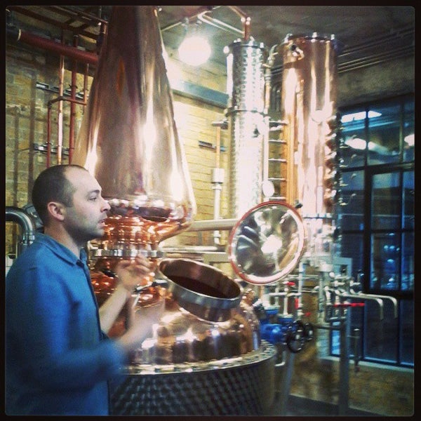 Photo prise au The London Distillery Company par Charlotte J. le3/30/2013