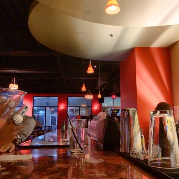 4/6/2014にLee R.がSydney&#39;s Martini and Wine Barで撮った写真