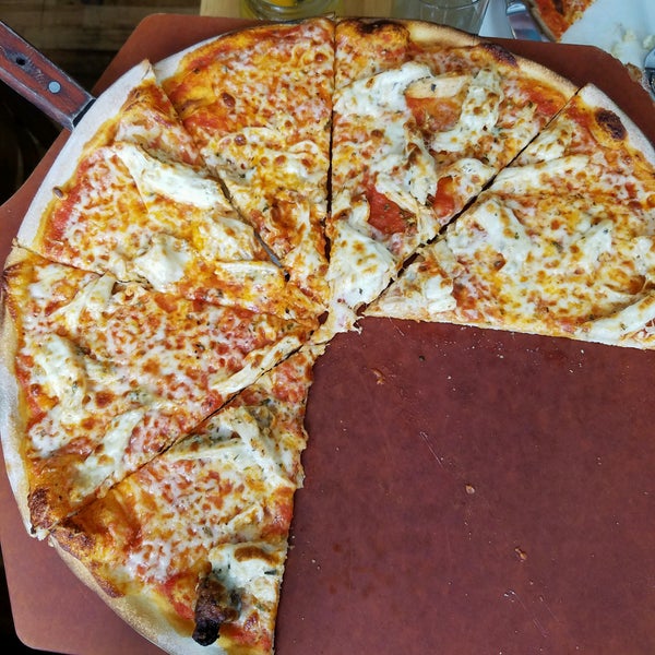 8/29/2016에 Tom M.님이 Matchbox Vintage Pizza Bistro에서 찍은 사진