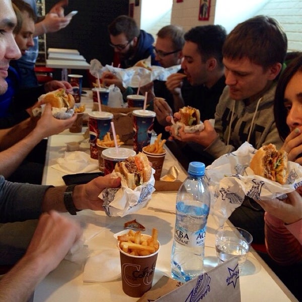 Photo taken at Starlite Burger Express by Marat S. on 4/24/2014