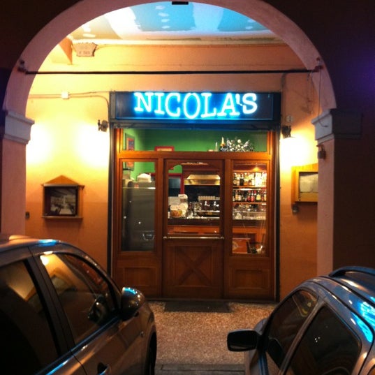 รูปภาพถ่ายที่ Nicola&#39;s โดย Giuseppe D. เมื่อ 11/10/2012