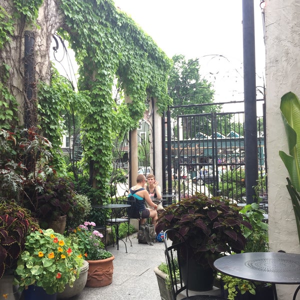 6/3/2017にClarissa M.がSonny&#39;s Cafeで撮った写真