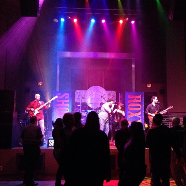 รูปภาพถ่ายที่ Hard Rock Cafe Four Winds โดย Aaron H. เมื่อ 3/21/2015