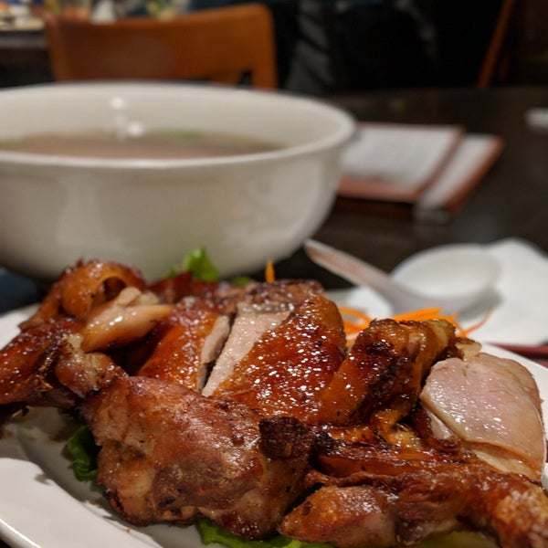 9/22/2018 tarihinde Clement N.ziyaretçi tarafından Ben Tre Vietnamese Homestyle Cuisine'de çekilen fotoğraf