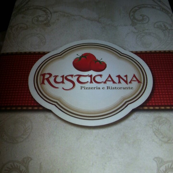 Foto tirada no(a) Rusticana Pizzeria e Ristorante por Jessica G. em 10/17/2013