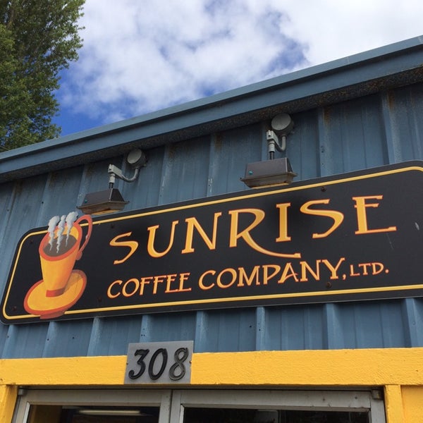 Photo taken at Sunrise CoffeeHouse by WorldTravelGuy on 6/9/2014