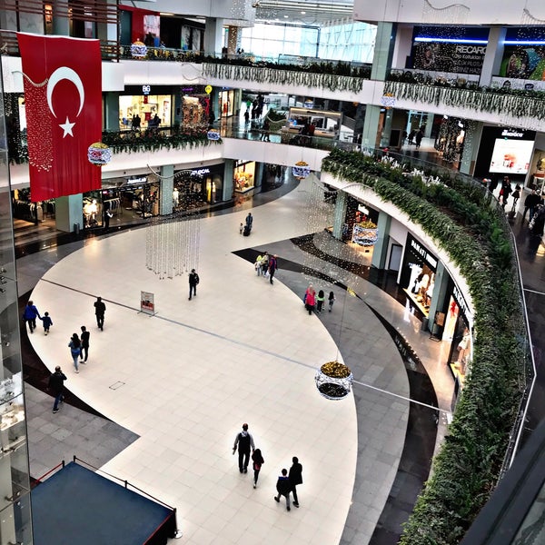 Photo taken at Symbol Yaşam Merkezi by Onur Osman K. on 5/19/2023