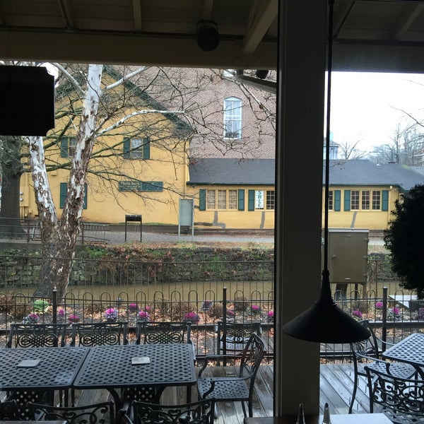 Foto tirada no(a) Lambertville Station Restaurant and Inn por Scott em 1/4/2015
