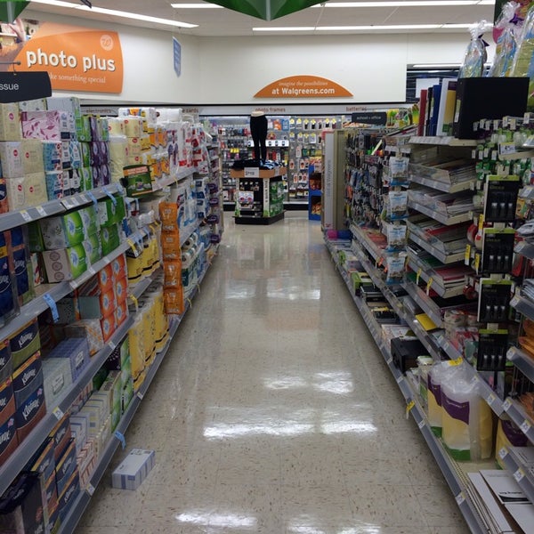 Walgreens 10 E Saint Charles Rd