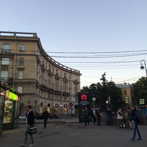 Станция метро площадь восстания санкт-петербург. Площадь восстания метро. Площадь восстания московский вокзал. Станция метро площадь восстания санкт-петербург. Пл восстания 1анкт петербург.