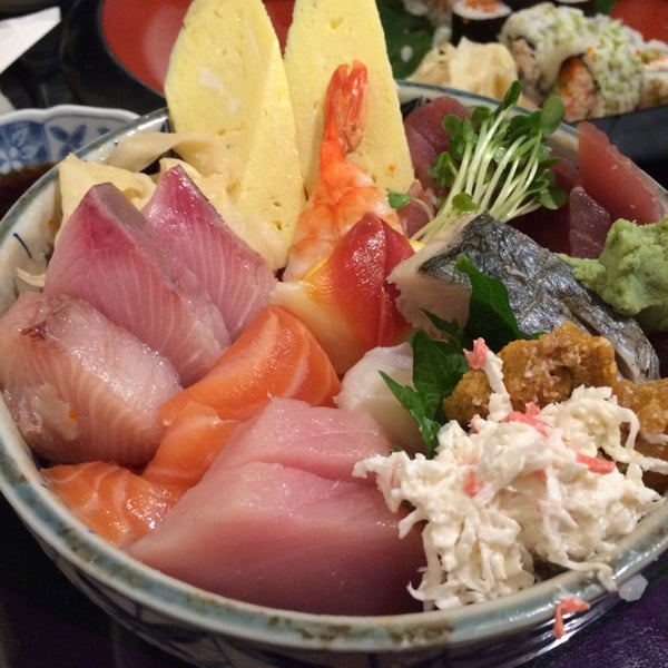12/5/2014 tarihinde Angela W.ziyaretçi tarafından Shiki Japanese Restaurant'de çekilen fotoğraf