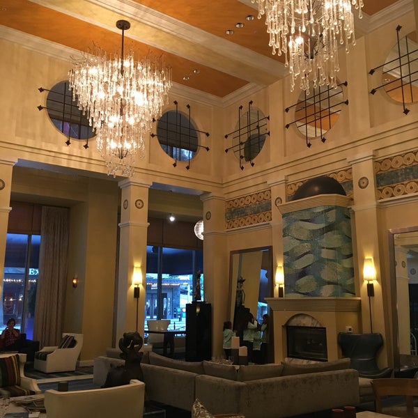 Das Foto wurde bei Kimpton Hotel Monaco Seattle von Angela W. am 7/2/2017 aufgenommen