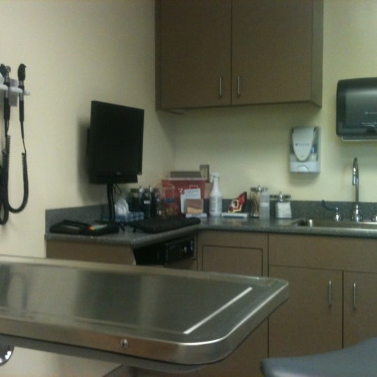 Photos at University of Florida Small Animal Hospital 4 tips from 206