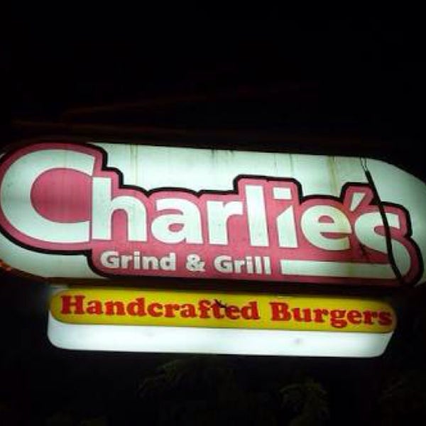 11/21/2015にRyan G.がCharlie&#39;s Grind &amp; Grillで撮った写真