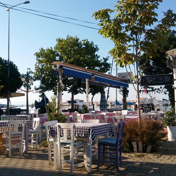 Foto tomada en Deniz Kızı Coffee &amp; Fast Food  por Ayşen Ü. el 7/20/2017