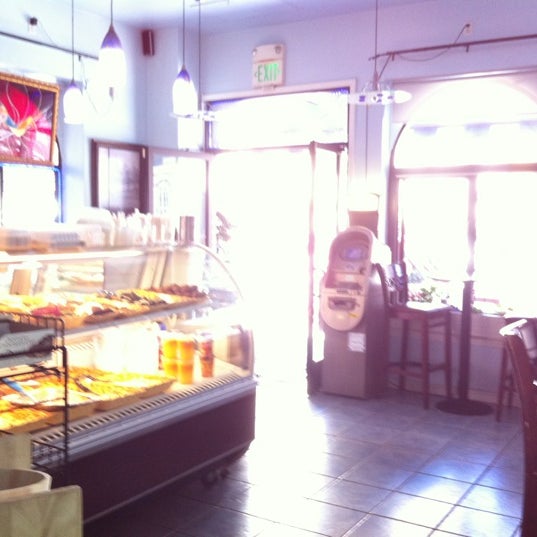 6/13/2013에 Camille L.님이 Angel Cafe &amp; Deli에서 찍은 사진