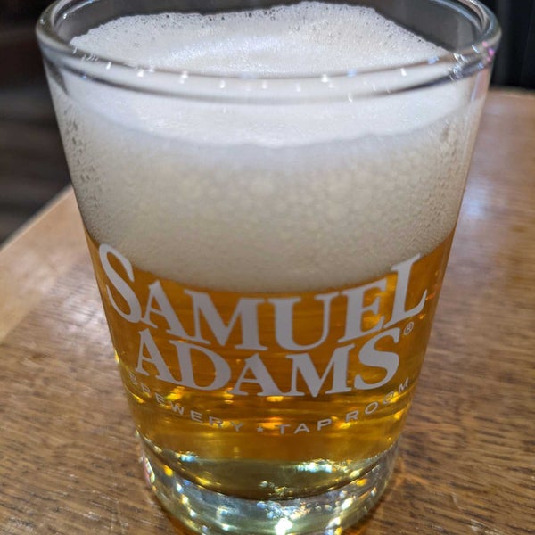 Das Foto wurde bei Samuel Adams Brewery von bruce am 8/21/2022 aufgenommen
