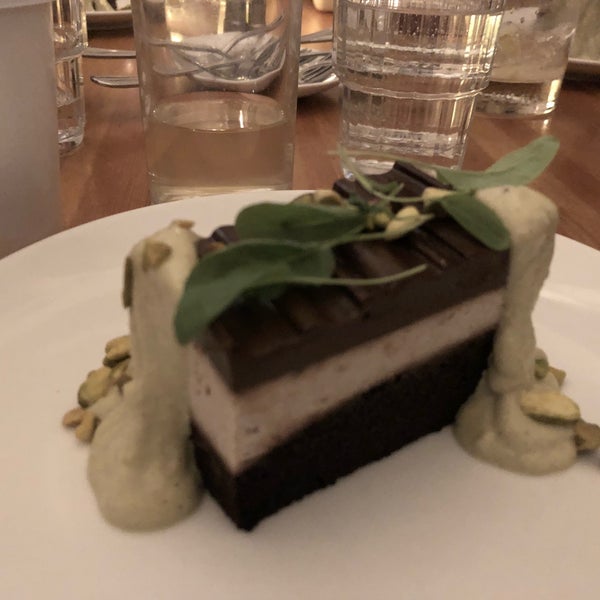10/28/2018 tarihinde Phil W.ziyaretçi tarafından Heirloom Vegetarian Restaurant'de çekilen fotoğraf