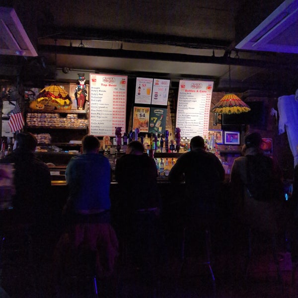 Photo prise au Rudy&#39;s Bar &amp; Grill par Brenda le11/9/2023