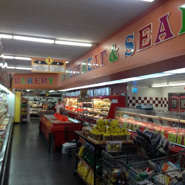 Top Valu Markets Grocery Store in San Pedro