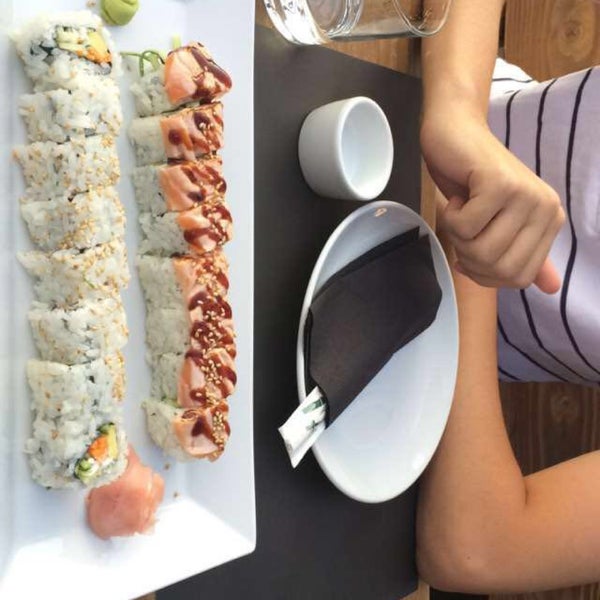 Poly nostimo sushi se kales times!