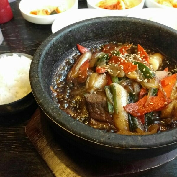 7/11/2016에 Sara B.님이 Tozi Korean B.B.Q. Restaurant에서 찍은 사진