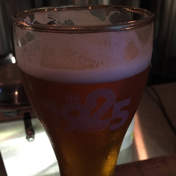 Photo taken at The 1925 Microbrewery &amp; Restaurant by Scott M. on 3/31/2015