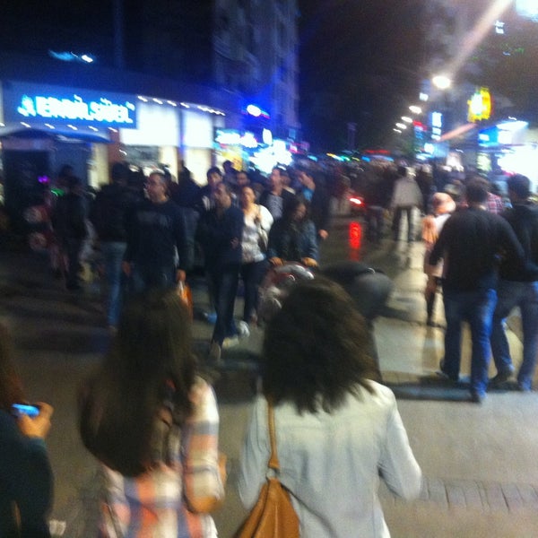 4/13/2013にAlper K.がKıbrıs Şehitleri Caddesiで撮った写真